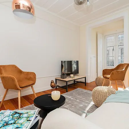 Stylish 2bd In Chiado Appartamento