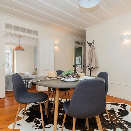 Appartamento Stylish 2bd In Chiado