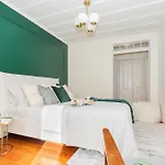 Stylish 2bd In Chiado * Лиссабон
