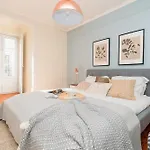 Stylish 2bd In Chiado Apartman *